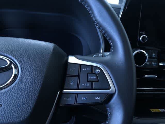 Thumbnail: 2025 Toyota Highlander - 27