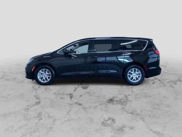 Thumbnail: 2024 Chrysler Pacifica - 7
