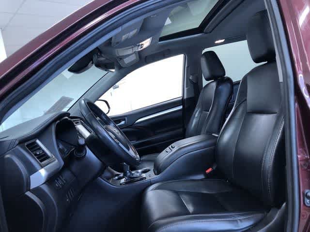 Thumbnail: 2018 Toyota Highlander - 20