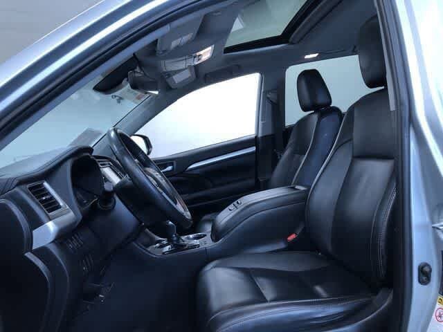 Thumbnail: 2019 Toyota Highlander - 27