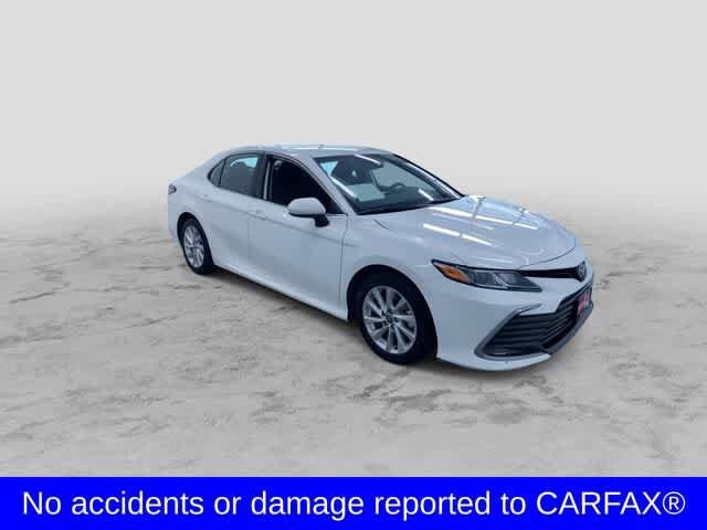 2024 Toyota Camry LE photo 3