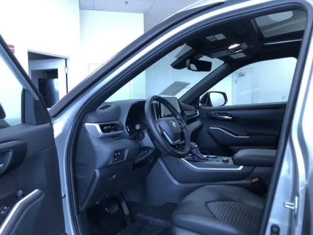 Thumbnail: 2025 Toyota Highlander - 13