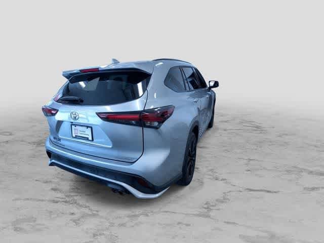 Thumbnail: 2025 Toyota Highlander - 9
