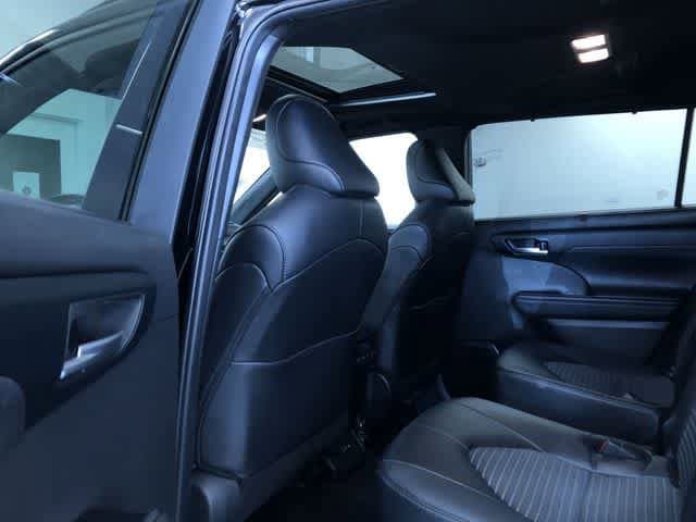 Thumbnail: 2025 Toyota Highlander - 19