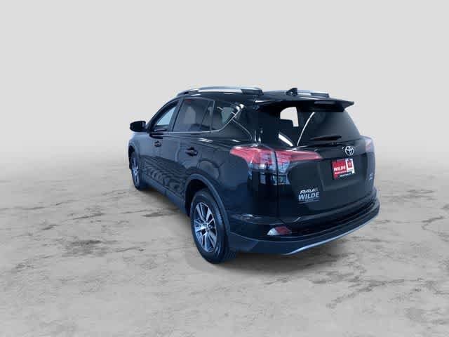 Thumbnail: 2018 Toyota RAV4 - 8