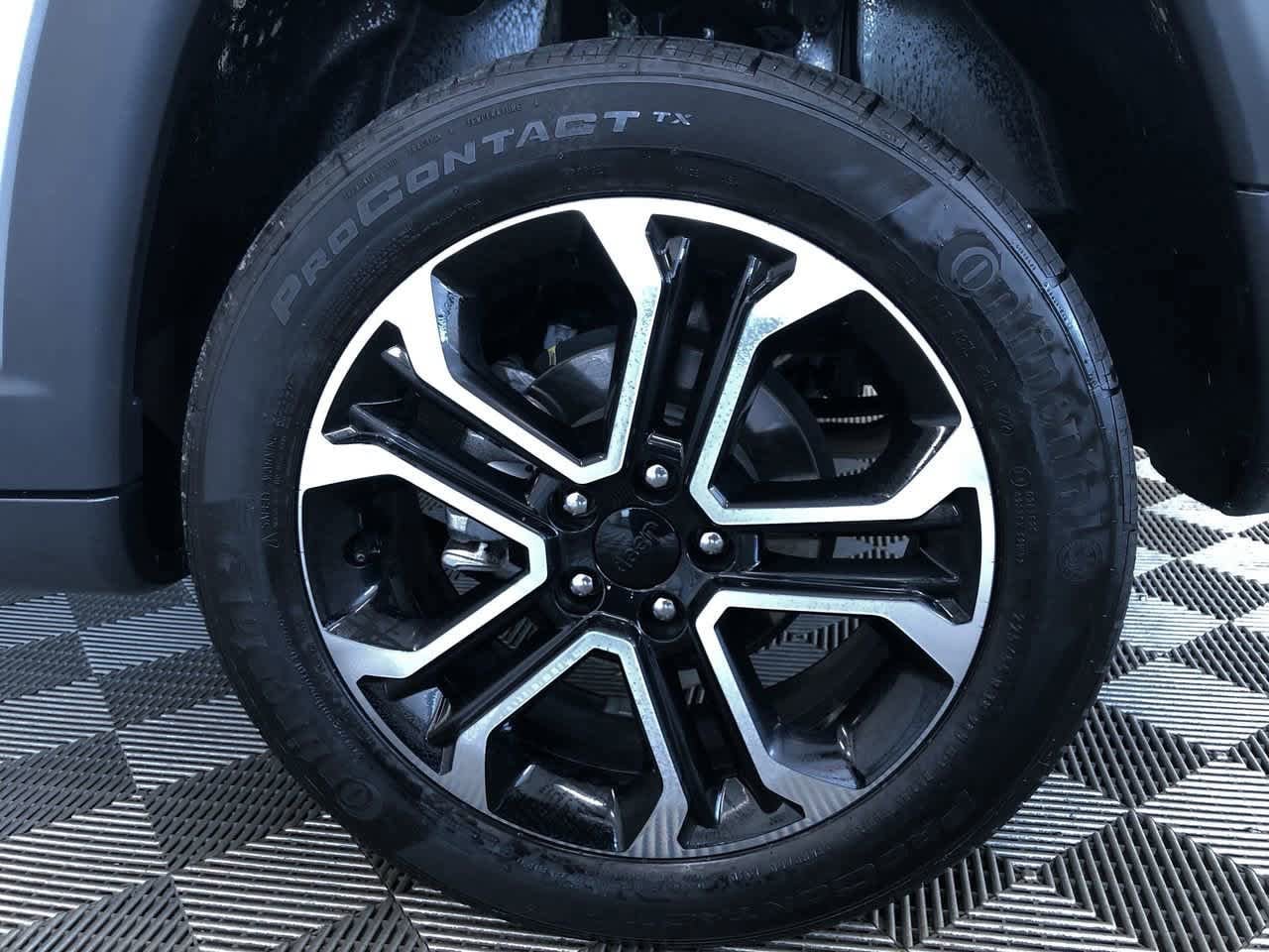 Thumbnail: 2022 Jeep Compass - 16