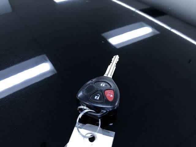 Thumbnail: 2013 Toyota Matrix - 29