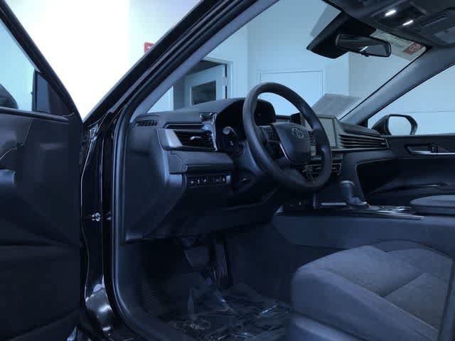 2026 Toyota Camry LE - Photo 10