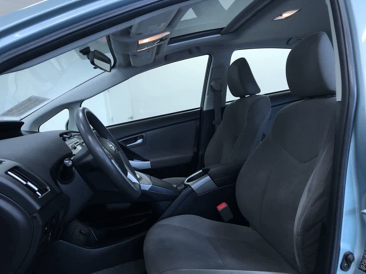 Thumbnail: 2013 Toyota Prius - 17