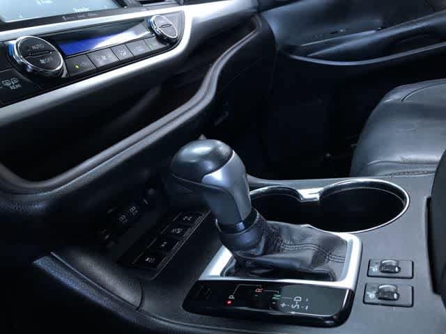 Thumbnail: 2018 Toyota Highlander - 32