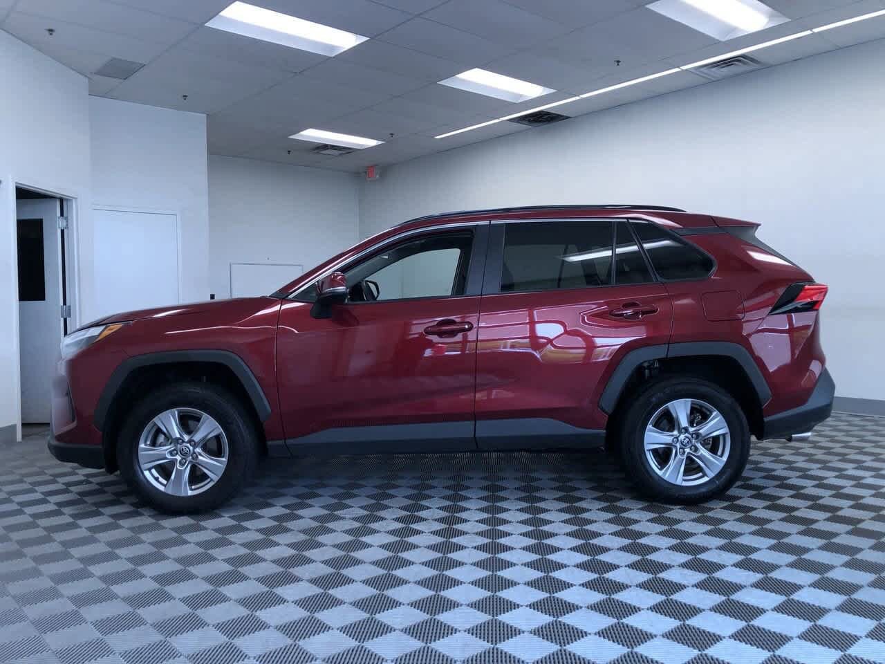 2022 Toyota RAV4 XLE 11