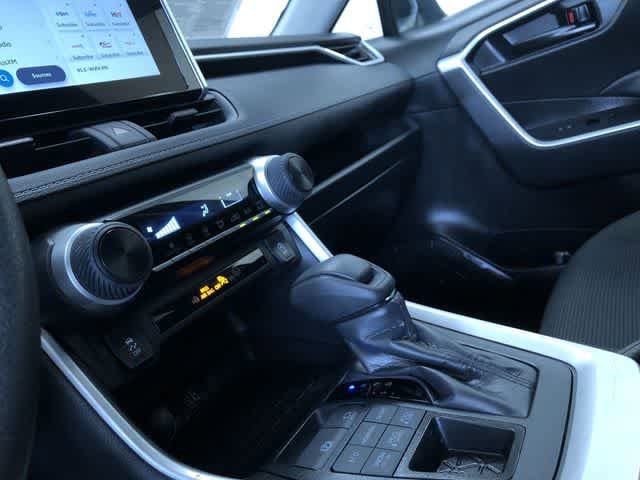 Thumbnail: 2025 Toyota RAV4 - 29