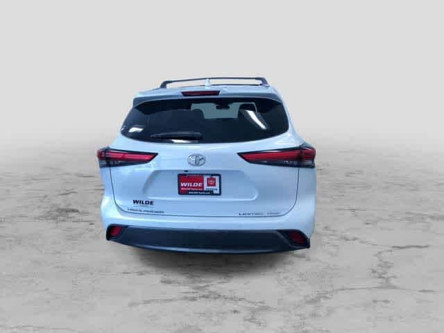 Thumbnail: 2022 Toyota Highlander - 8