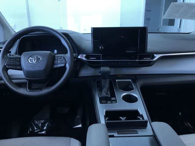 Thumbnail: 2025 Toyota Sienna - 17