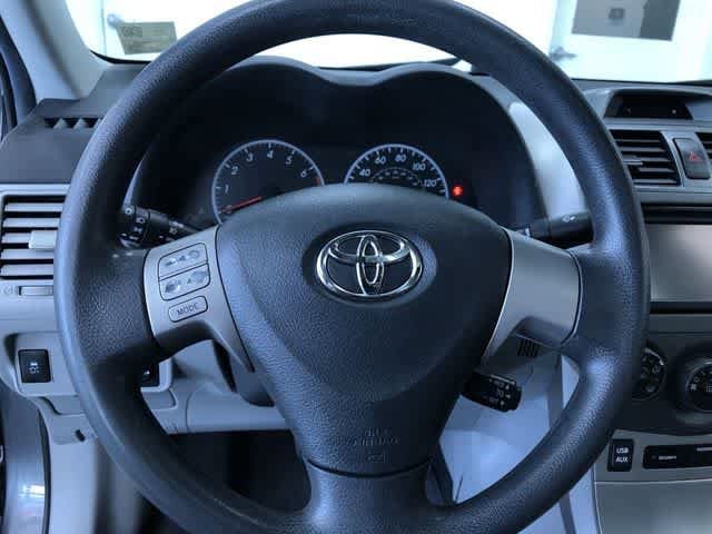 Thumbnail: 2013 Toyota Corolla - 25