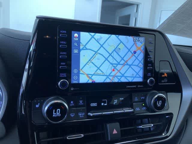 Thumbnail: 2022 Toyota Highlander - 21