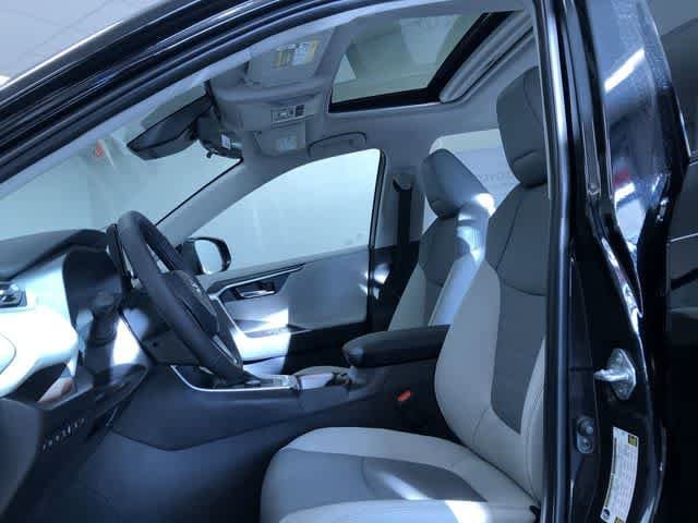 Thumbnail: 2025 Toyota RAV4 - 10