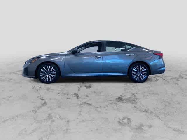 Thumbnail: 2023 Nissan Altima - 7