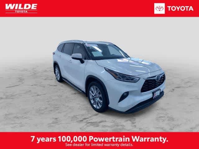 Thumbnail: 2021 Toyota Highlander - 3
