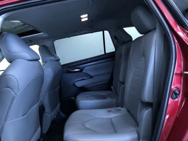Thumbnail: 2021 Toyota Highlander - 21