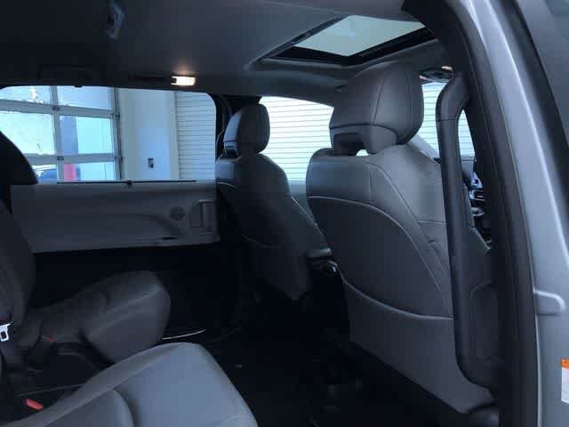 Thumbnail: 2025 Toyota Sienna - 22