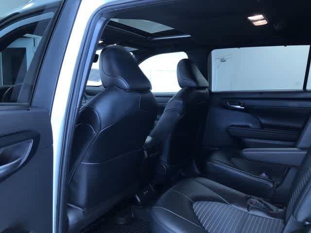 Thumbnail: 2023 Toyota Highlander - 22