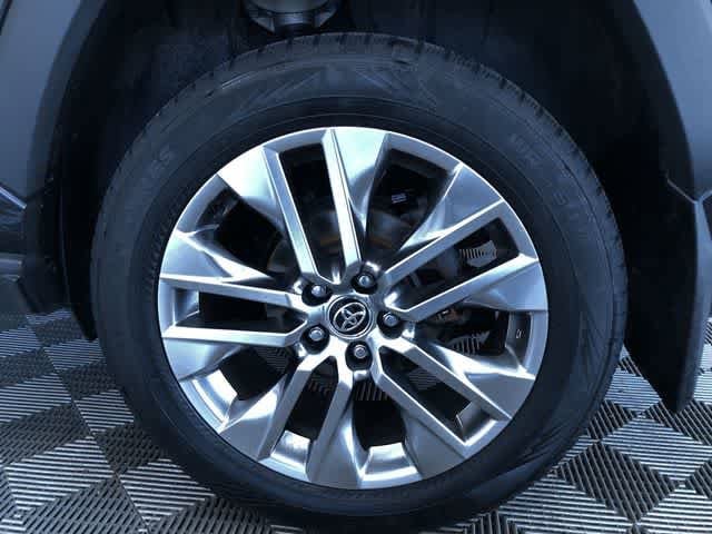 Thumbnail: 2020 Toyota RAV4 - 16