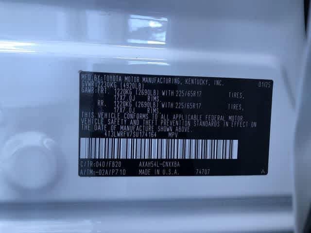 Thumbnail: 2025 Toyota RAV4 - 24