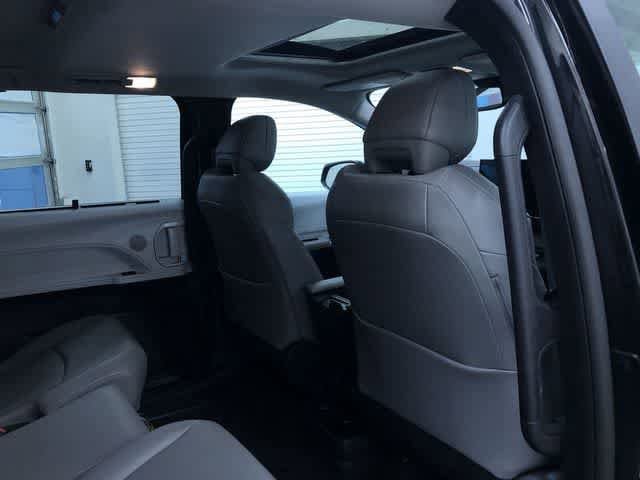 Thumbnail: 2025 Toyota Sienna - 22