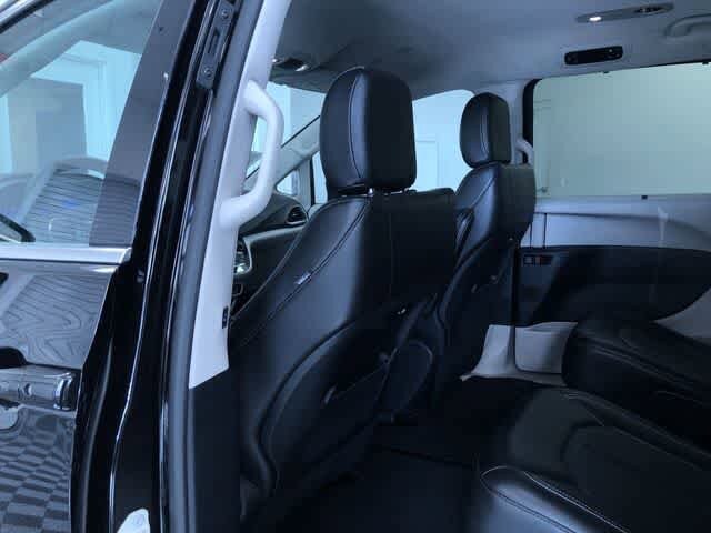 Thumbnail: 2024 Chrysler Pacifica - 19