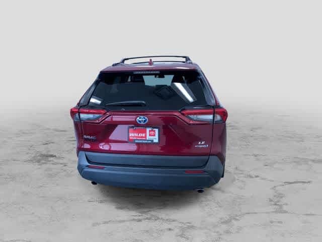 Thumbnail: 2021 Toyota RAV4 - 8