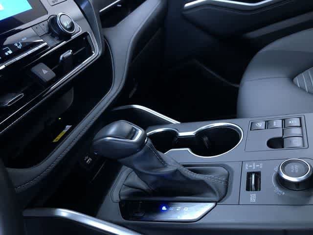 Thumbnail: 2025 Toyota Highlander - 29