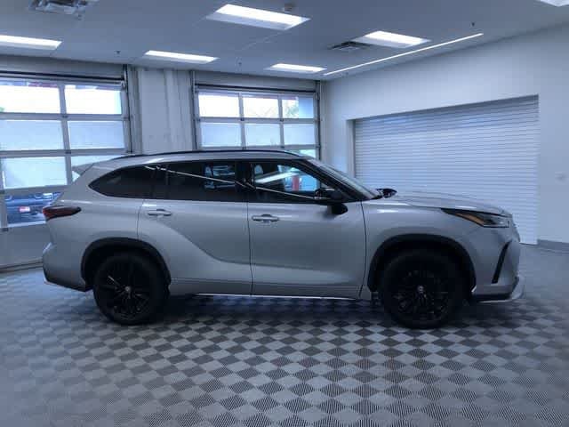 Thumbnail: 2025 Toyota Highlander - 34