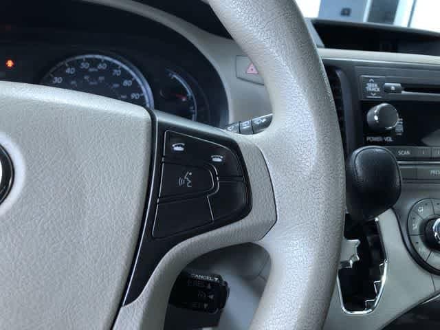 Thumbnail: 2012 Toyota Sienna - 27