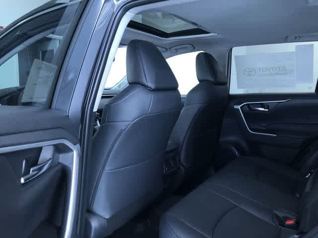 Thumbnail: 2025 Toyota RAV4 - 11