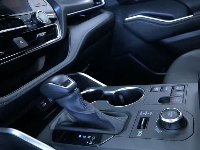 Thumbnail: 2025 Toyota Highlander - 30