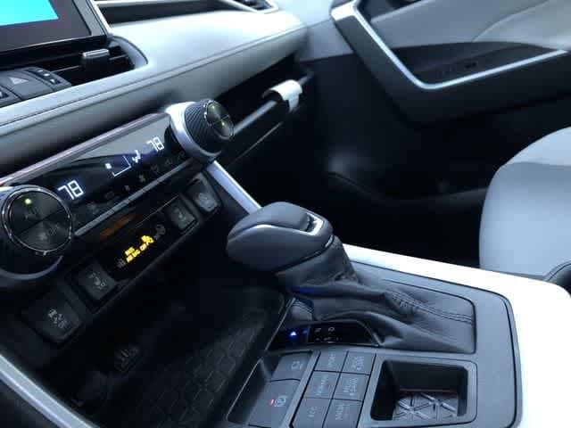 Thumbnail: 2025 Toyota RAV4 - 21