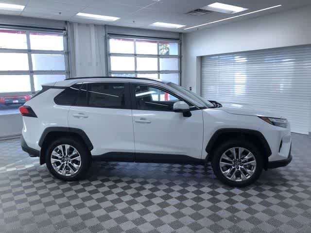 Thumbnail: 2025 Toyota RAV4 - 27