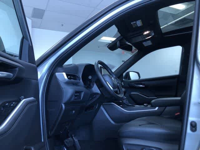 Thumbnail: 2025 Toyota Highlander - 10