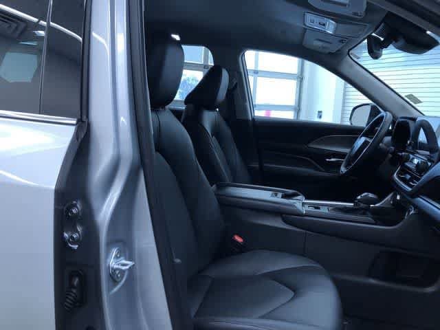 Thumbnail: 2025 Toyota Grand Highlander - 24