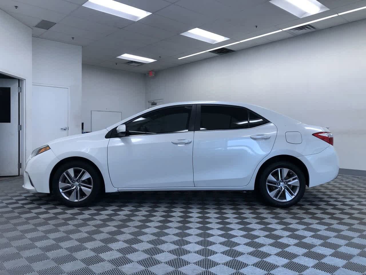 Thumbnail: 2015 Toyota Corolla - 11