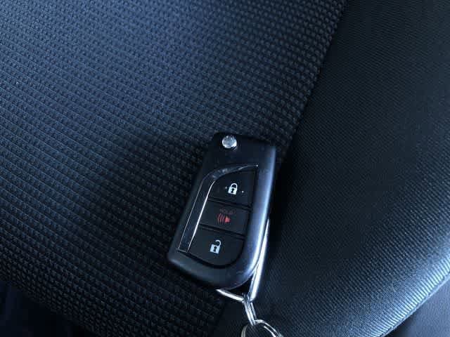 Thumbnail: 2025 Toyota RAV4 - 31