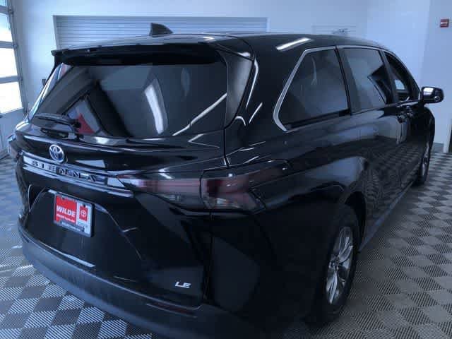Thumbnail: 2025 Toyota Sienna - 35