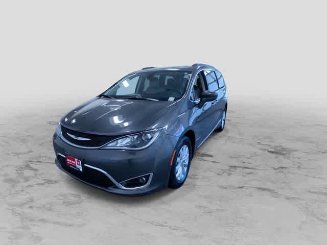 Thumbnail: 2017 Chrysler Pacifica - 6
