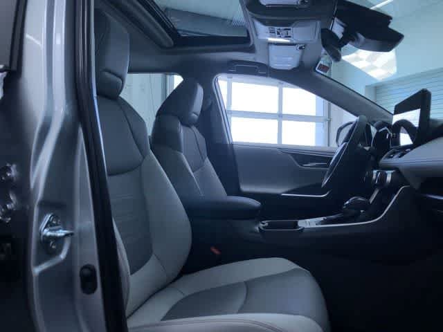 Thumbnail: 2025 Toyota RAV4 - 11