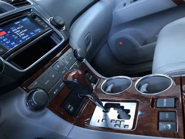 Thumbnail: 2013 Toyota Highlander - 30