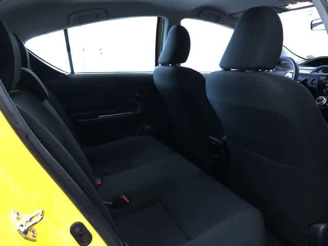 Thumbnail: 2015 Toyota Prius c - 23