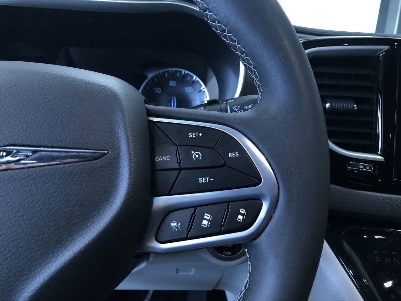 Thumbnail: 2024 Chrysler Pacifica - 26