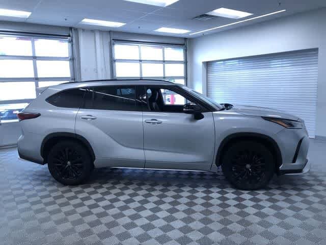 Thumbnail: 2025 Toyota Highlander - 35
