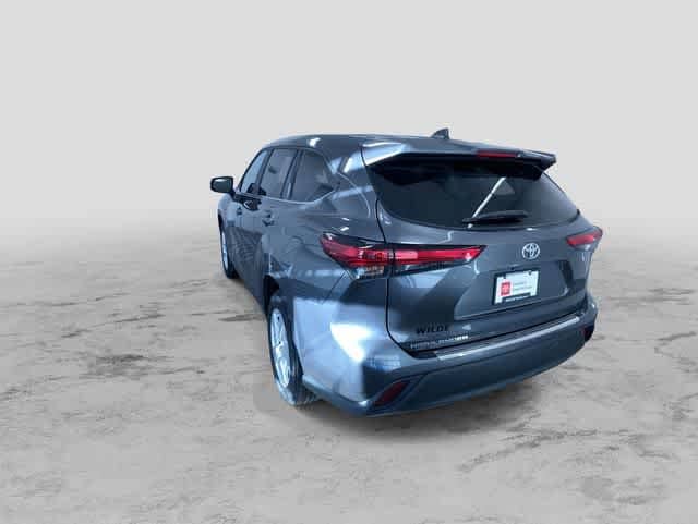 Thumbnail: 2023 Toyota Highlander - 7